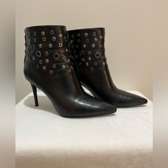 Nine West black booties - Picture 1 of 11